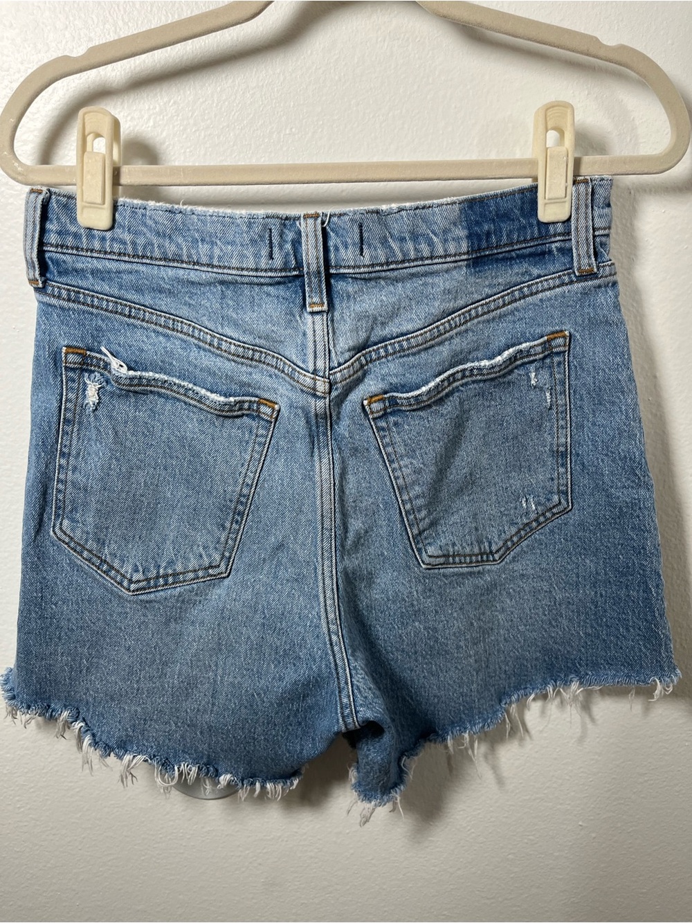 Abercrombie & Fitch SIZE 29/8 Light Blue Denim Frayed Hem Shorts 4 1/2” inseam - Picture 8 of 9